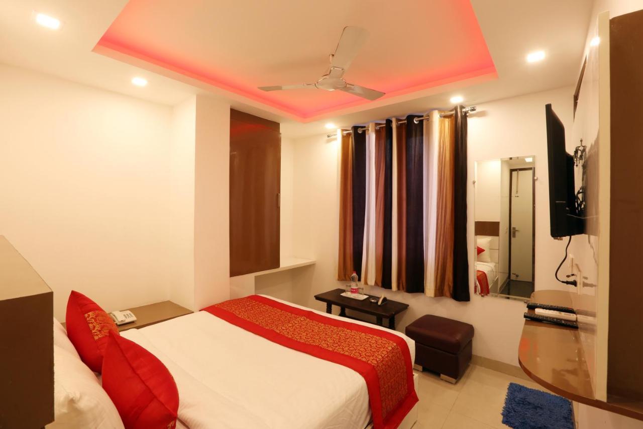Hotel Ark Wood Új-Delhi Kültér fotó